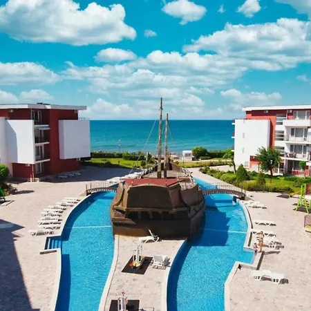 Beachfront 2 Bedroom In Privilege Noks Apartment Elenite